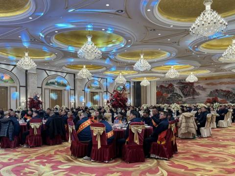 雄鹰展翅震寰宇 威龙腾飞冲云霄|Z6官网电气召开2023年度总结赞美大会暨2024年迎新春晚会